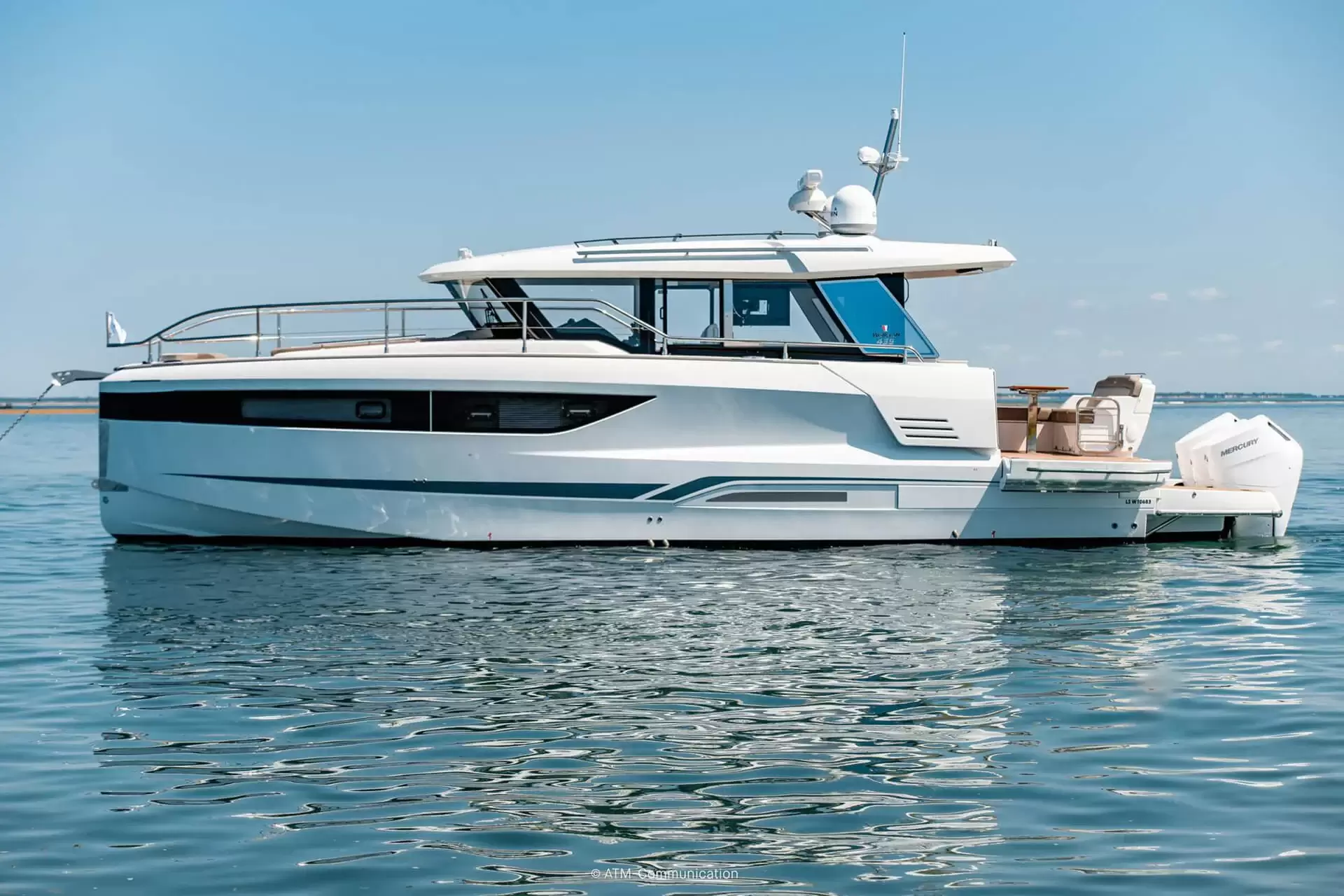 2027 Wellcraft 44 Explorer (WC-00044) WHITE