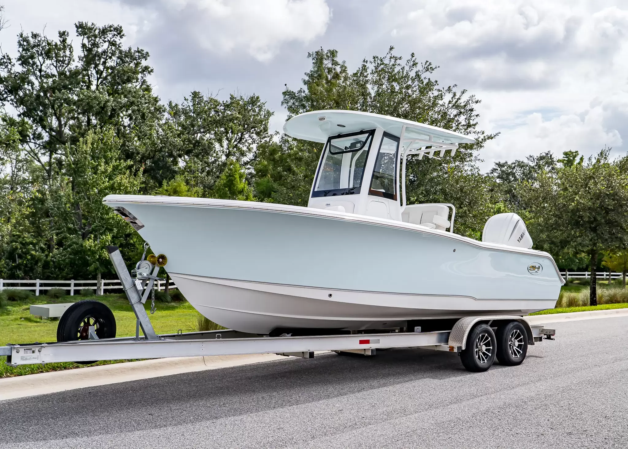 2027 Sea Hunt Ultra 245 SE (SH495) ICE BLUE